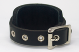 SINGLE RIVET WRISTBAND